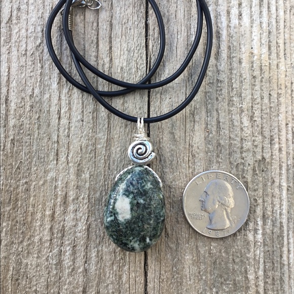 Sold - Picture 3 of 10